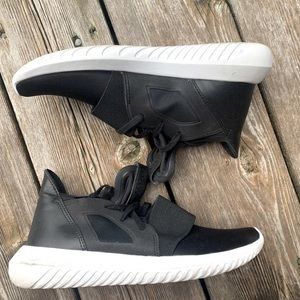 adidas tubular WUS 5.5